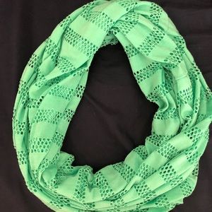 Women’s infinity scarf